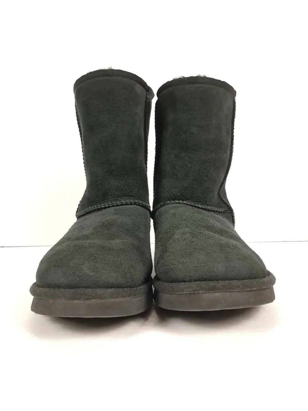 UGG Classic Short Boots Women 9 Faded Black Leather Sheepskin Lined Pull On 5825